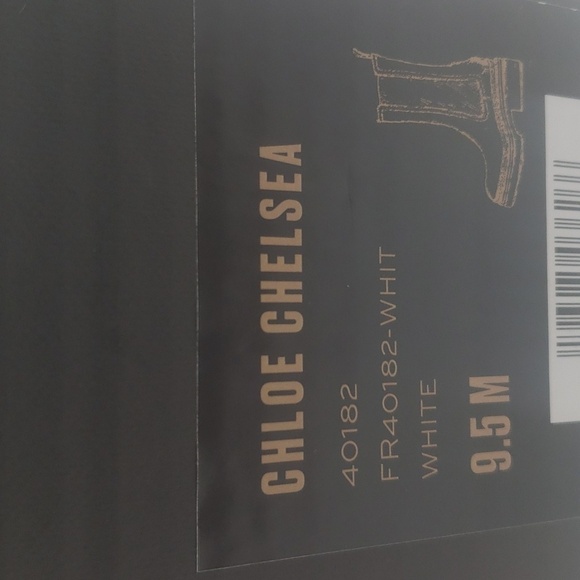 398- Frye Chloe Chelsea Boots Size 9.5 M White Color NWT - Picture 13 of 13